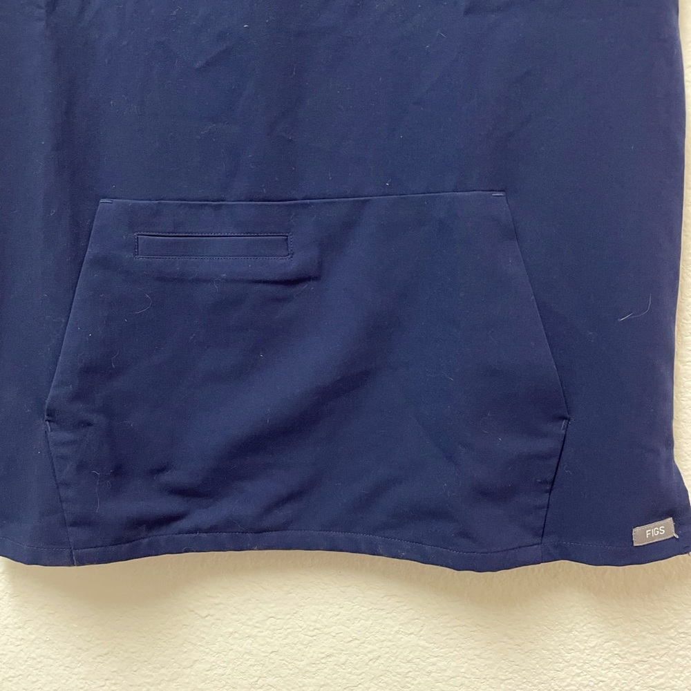 Figs scrub top